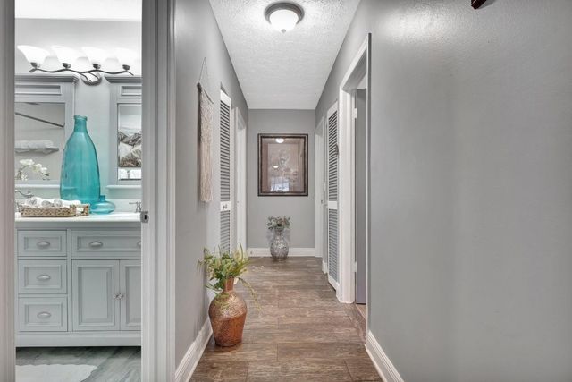 1221 SW 59th Avenue, Plantation, FL 33317