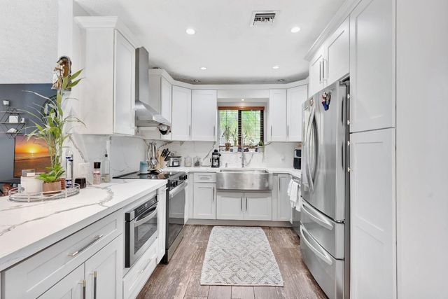 1221 SW 59th Avenue, Plantation, FL 33317