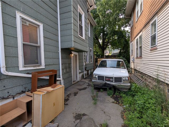 77 Roycroft Drive Drive, Rochester, NY 14621