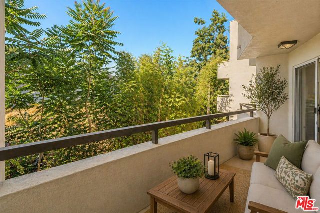 4702 Fulton Avenue 202, Sherman Oaks, CA 91423