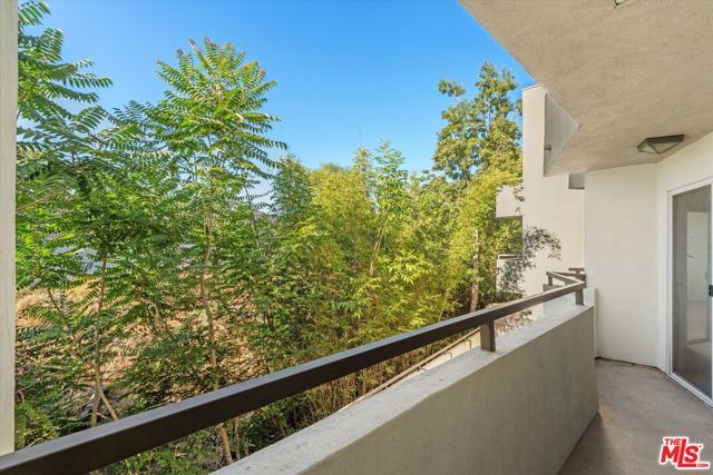 4702 Fulton Avenue 202, Sherman Oaks, CA 91423