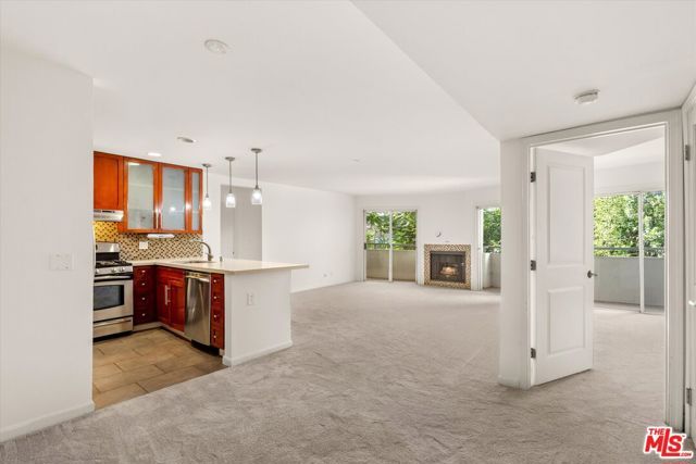 4702 Fulton Avenue 202, Sherman Oaks, CA 91423