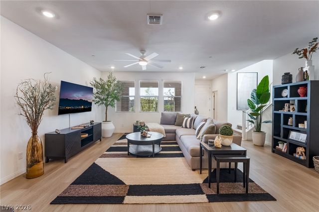 128 Silver Run Lane, Las Vegas, NV 89138