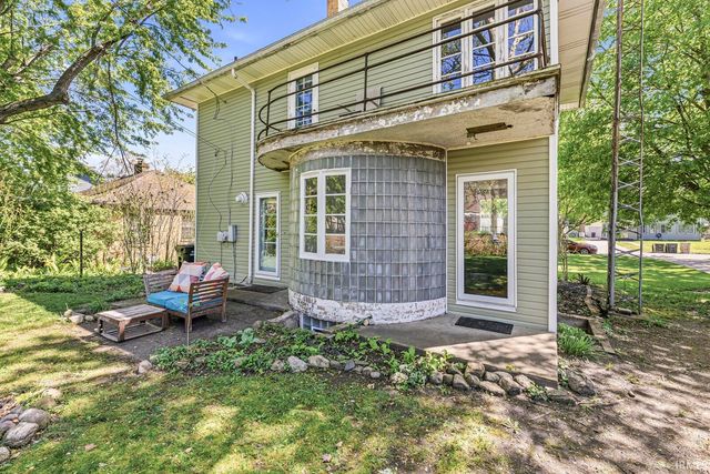 1821 College Street, South Bend, IN 46628