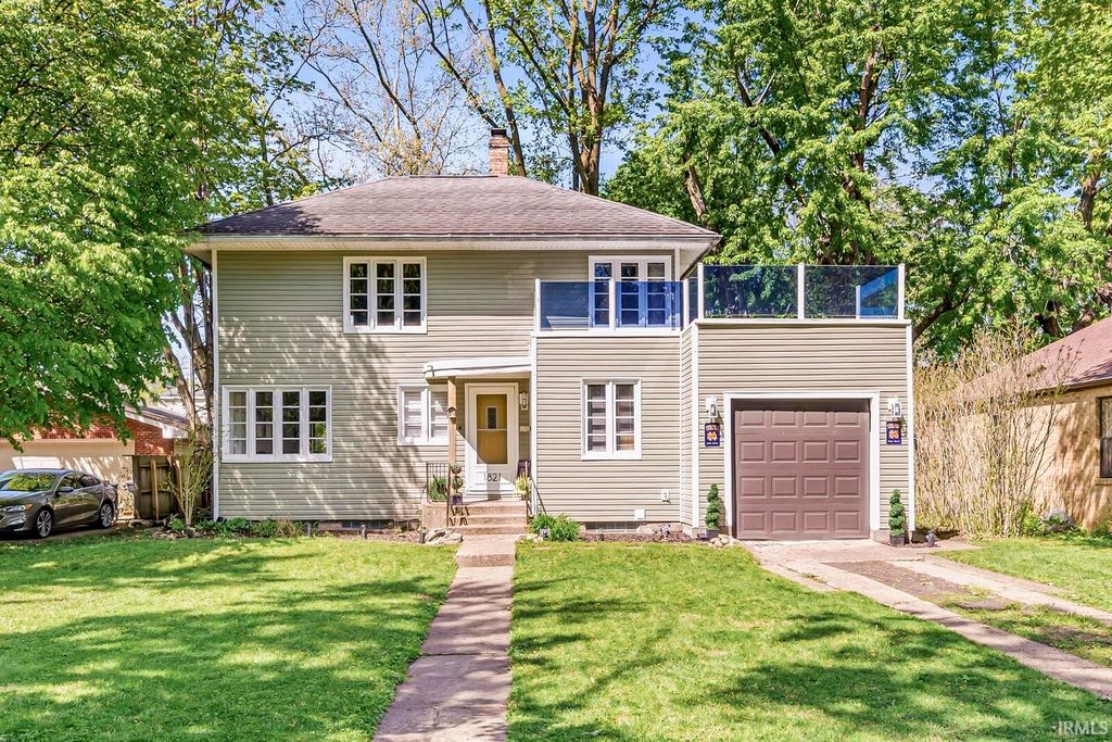 1821 College Street, South Bend, IN 46628