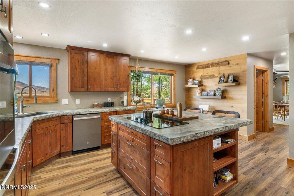 Image 25 of property listing at 6000 Winnemucca Ranch Road, Reno, NV 89510