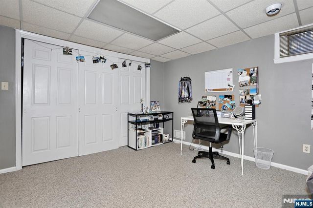 16 Sandburg Court, Mahwah, NJ 07430