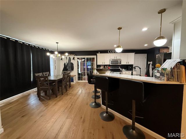4607 Valleydale Road, Godfrey, IL 62035