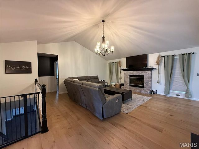 4607 Valleydale Road, Godfrey, IL 62035