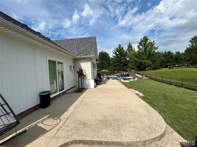 4607 Valleydale Road, Godfrey, IL 62035