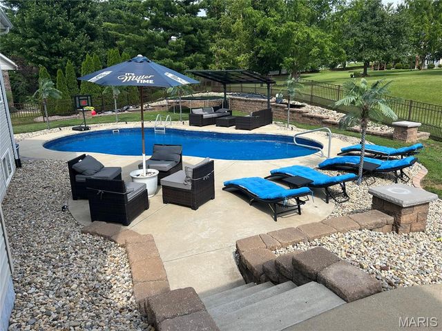 4607 Valleydale Road, Godfrey, IL 62035