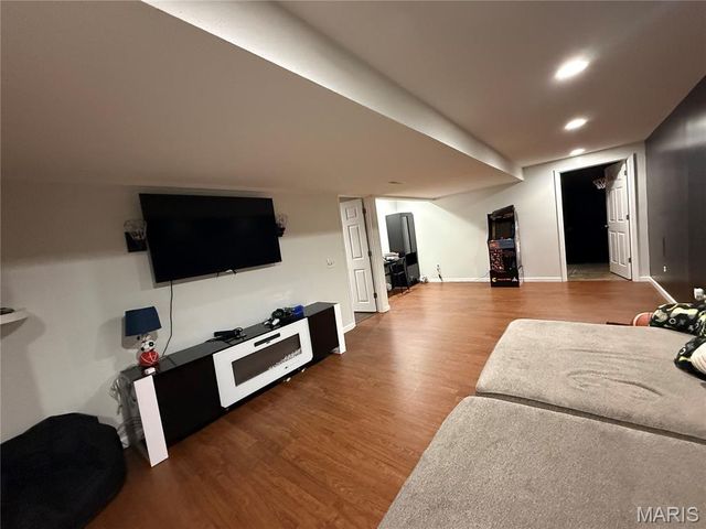 4607 Valleydale Road, Godfrey, IL 62035