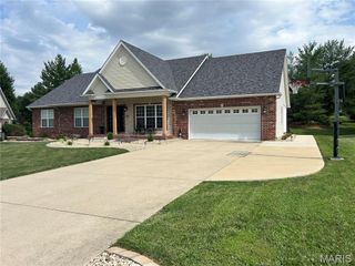 4607 Valleydale Road, Godfrey, IL 62035