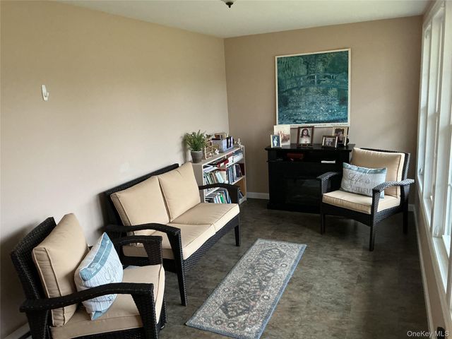 207 Woodbridge Drive B, Ridge, NY 11961