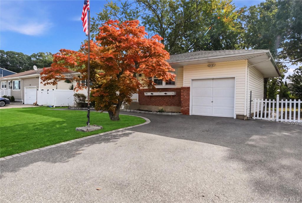 56 Prairie Drive, North Babylon, NY 11703 — photo 2