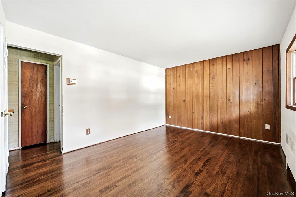 56 Prairie Drive, North Babylon, NY 11703 — photo 4