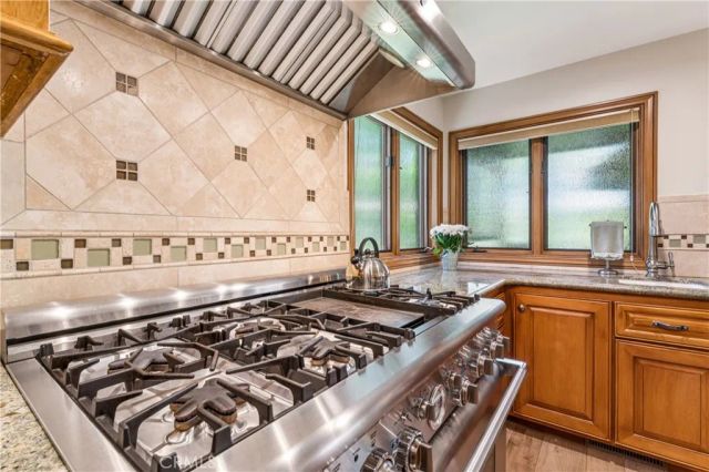 27720 Hamiltair Drive, Lake Arrowhead, CA 92352