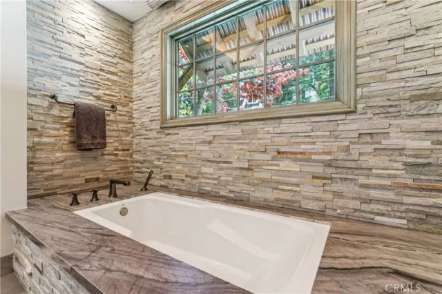27720 Hamiltair Drive, Lake Arrowhead, CA 92352