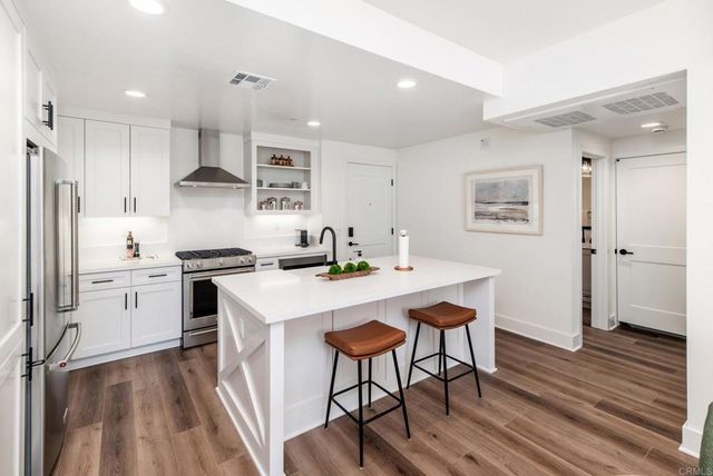 1105 Catania Court 203, Encinitas, CA 92024
