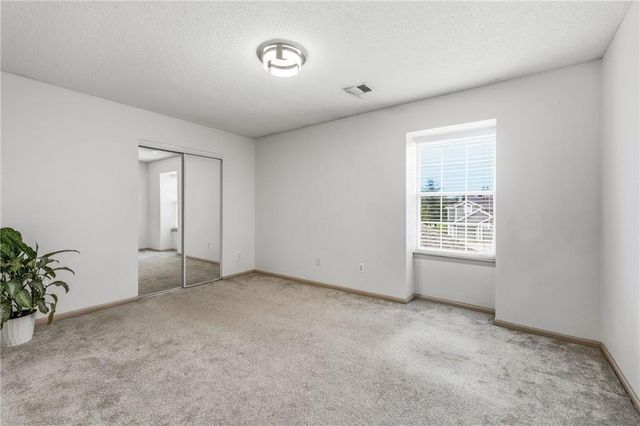 5604 NW Moonlight Meadow Court, Lee's Summit, MO 64064