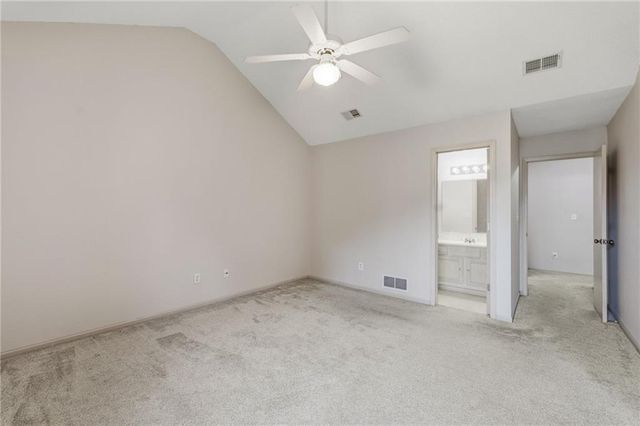 5604 NW Moonlight Meadow Court, Lee's Summit, MO 64064