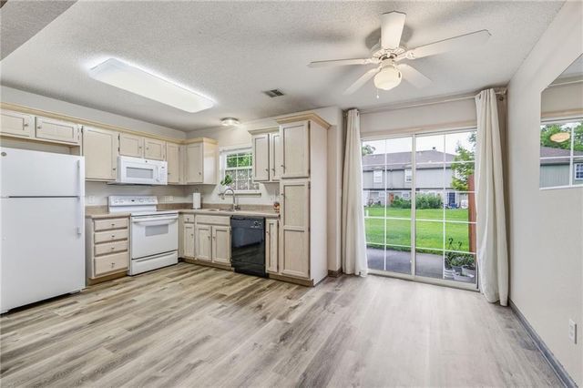 5604 NW Moonlight Meadow Court, Lee's Summit, MO 64064