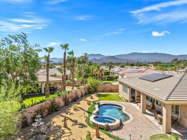 108 Francesca Court, Palm Desert, CA 92211