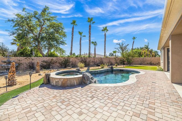 108 Francesca Court, Palm Desert, CA 92211