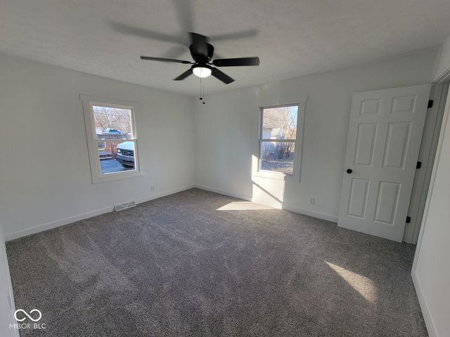 48 Southlane Drive, Whiteland, IN 46184