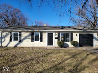 48 Southlane Drive, Whiteland, IN 46184
