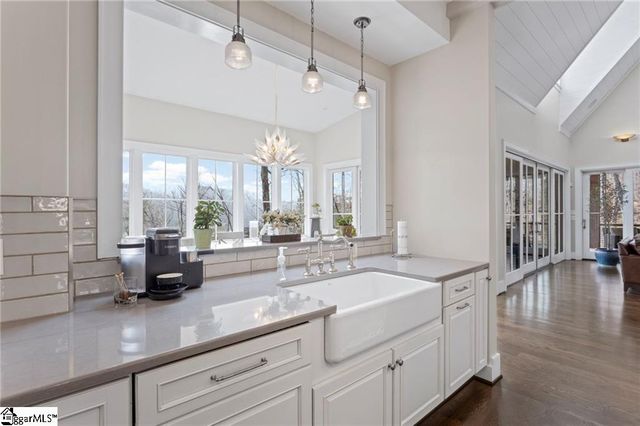 225 Saranac Drive, Sunset, SC 29685