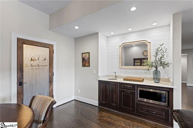 225 Saranac Drive, Sunset, SC 29685