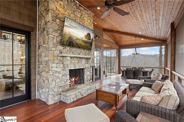 225 Saranac Drive, Sunset, SC 29685