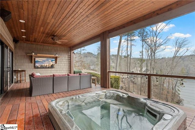 225 Saranac Drive, Sunset, SC 29685