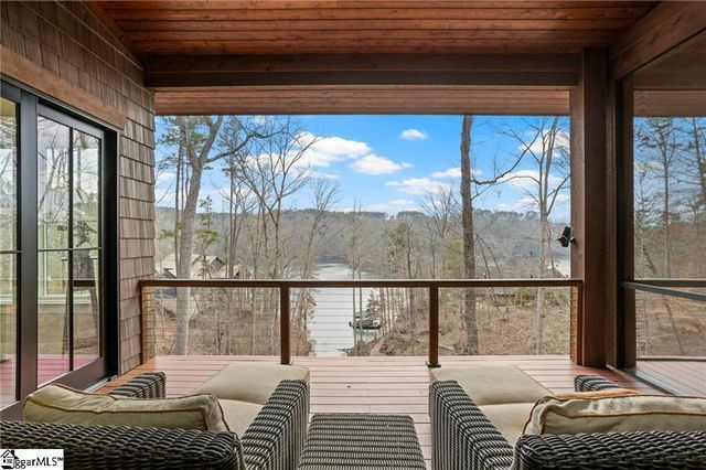 225 Saranac Drive, Sunset, SC 29685