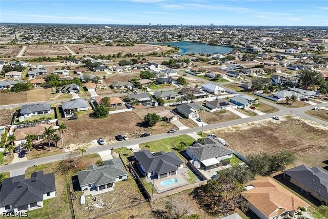 2200 NE 9th AVE, Cape Coral, FL 33909
