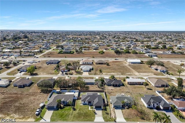 2200 NE 9th AVE, Cape Coral, FL 33909