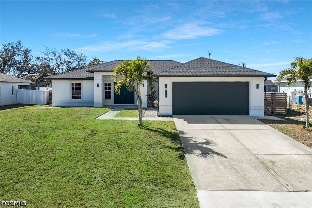 2200 NE 9th AVE, Cape Coral, FL 33909