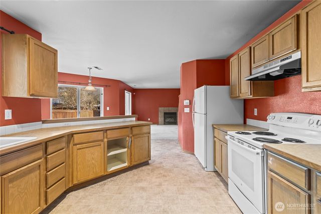 26015 166th Place SE, Covington, WA 98042