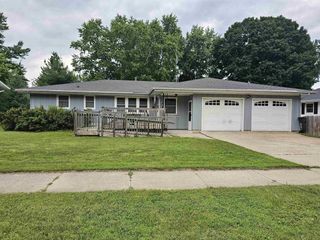 515 PARK AVENUE, Waupaca, WI 54981