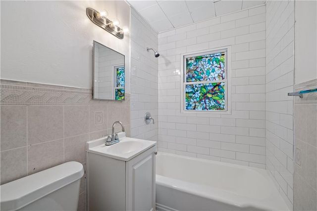 6308 W 81st Street, Overland Park, KS 66204