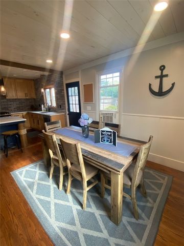 11 S Baptist Street, Newport, RI 02840