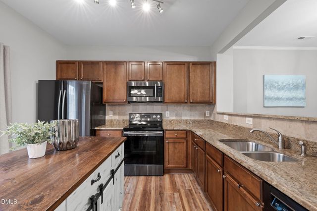 102 Gallent Hedge Trail, Apex, NC 27539