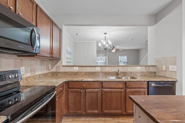 102 Gallent Hedge Trail, Apex, NC 27539