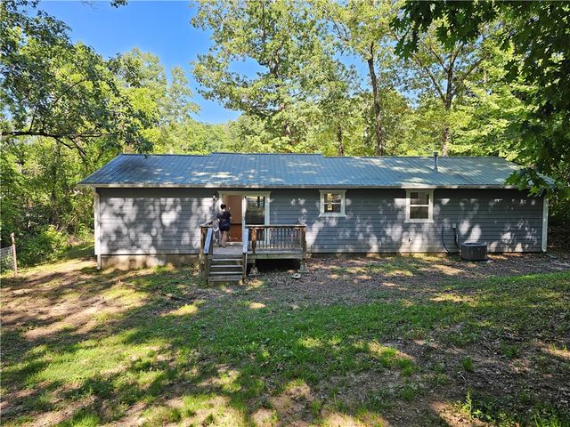 203 Northcross Road, Huntsville, AR 72740