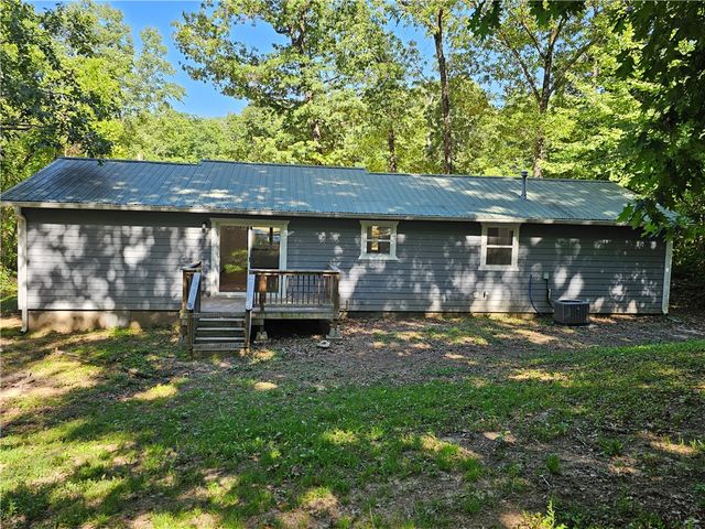 203 Northcross Road, Huntsville, AR 72740