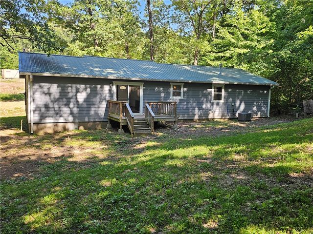 203 Northcross Road, Huntsville, AR 72740
