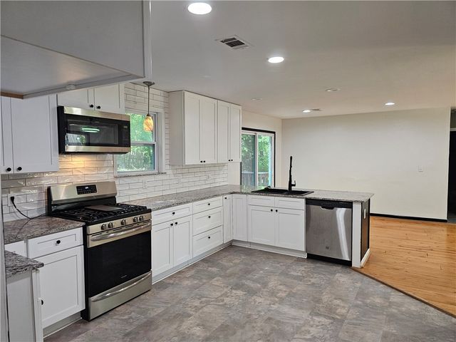 203 Northcross Road, Huntsville, AR 72740