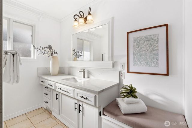 14423 75th Avenue NE, Kirkland, WA 98034