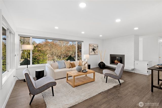 14423 75th Avenue NE, Kirkland, WA 98034